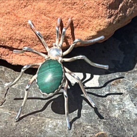Large Estate Vintage E. Spencer Silver Malachite Protective Spider Brooch - Picture 7 of 15